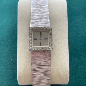 Vintage Clowes 17 Jewel Incabloc Mechanical Swiss Watch.